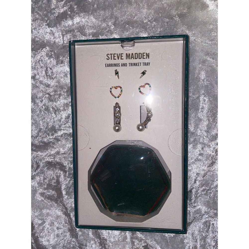 Steve Madden Earring and Tray Gift Set